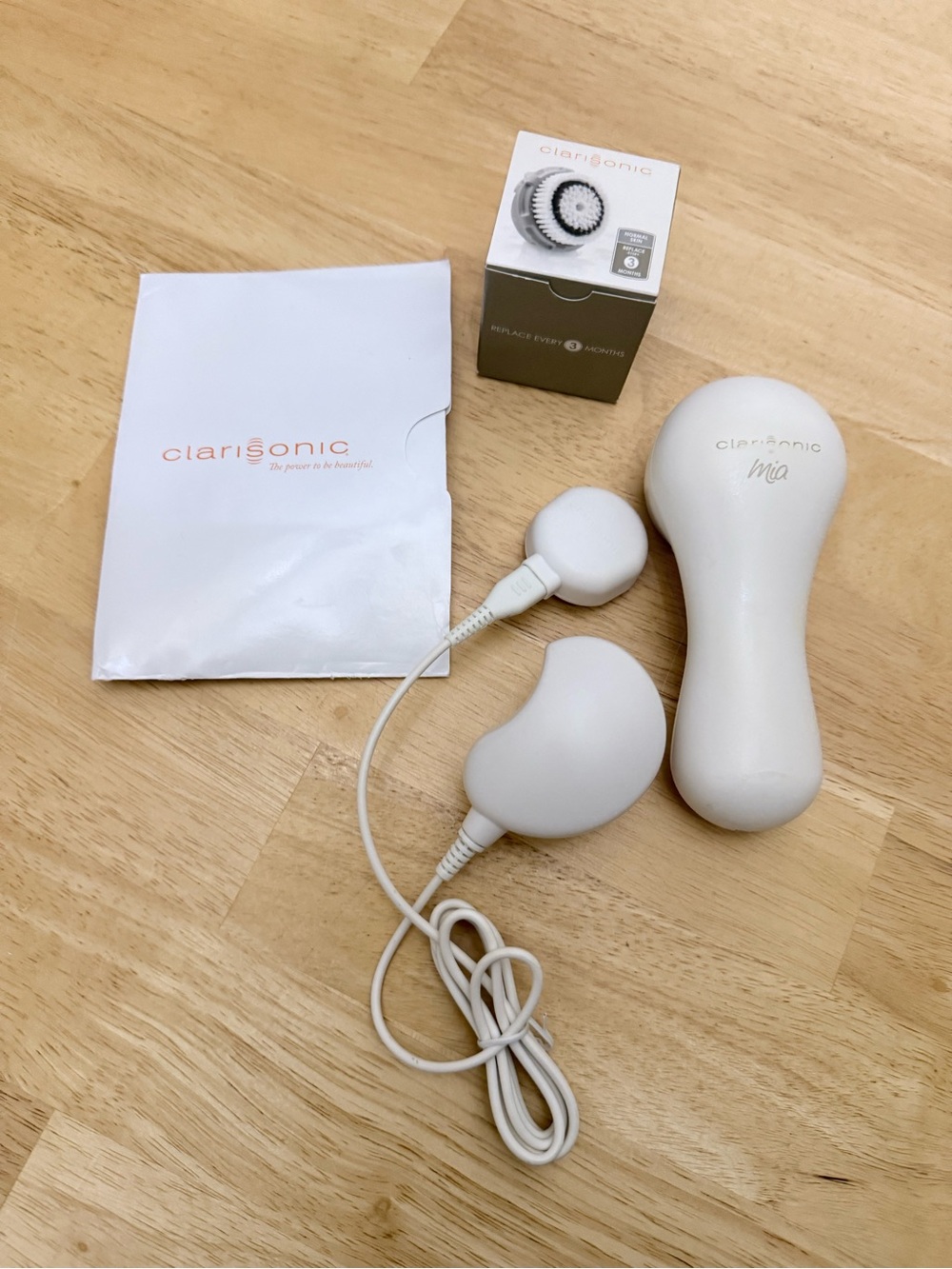 Clarisonic Mia 1 Sonic Facial Skin Care Cleansing Brush System Charger Esthetic